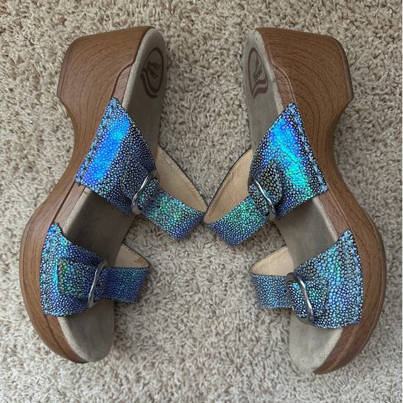 Dansko Women Size 39 Iridescent Teal Blue Metallic Leather Buckle Wedge Sandals - Picture 4 of 8